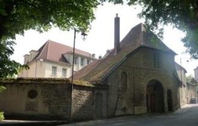 vue de la maison depuis la rue